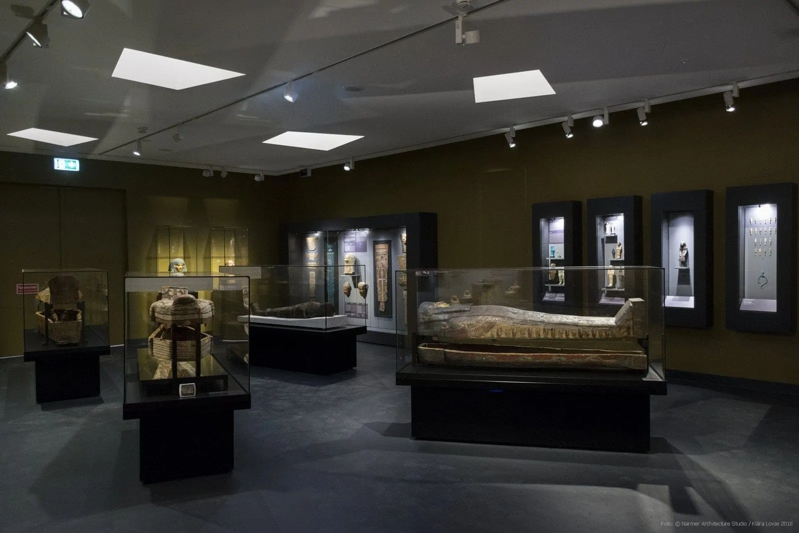 Museum Exhibition Display Cases Ancient Egypt
