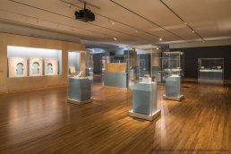 FRANK Displaycases in Aga Khan Museum – Toronto