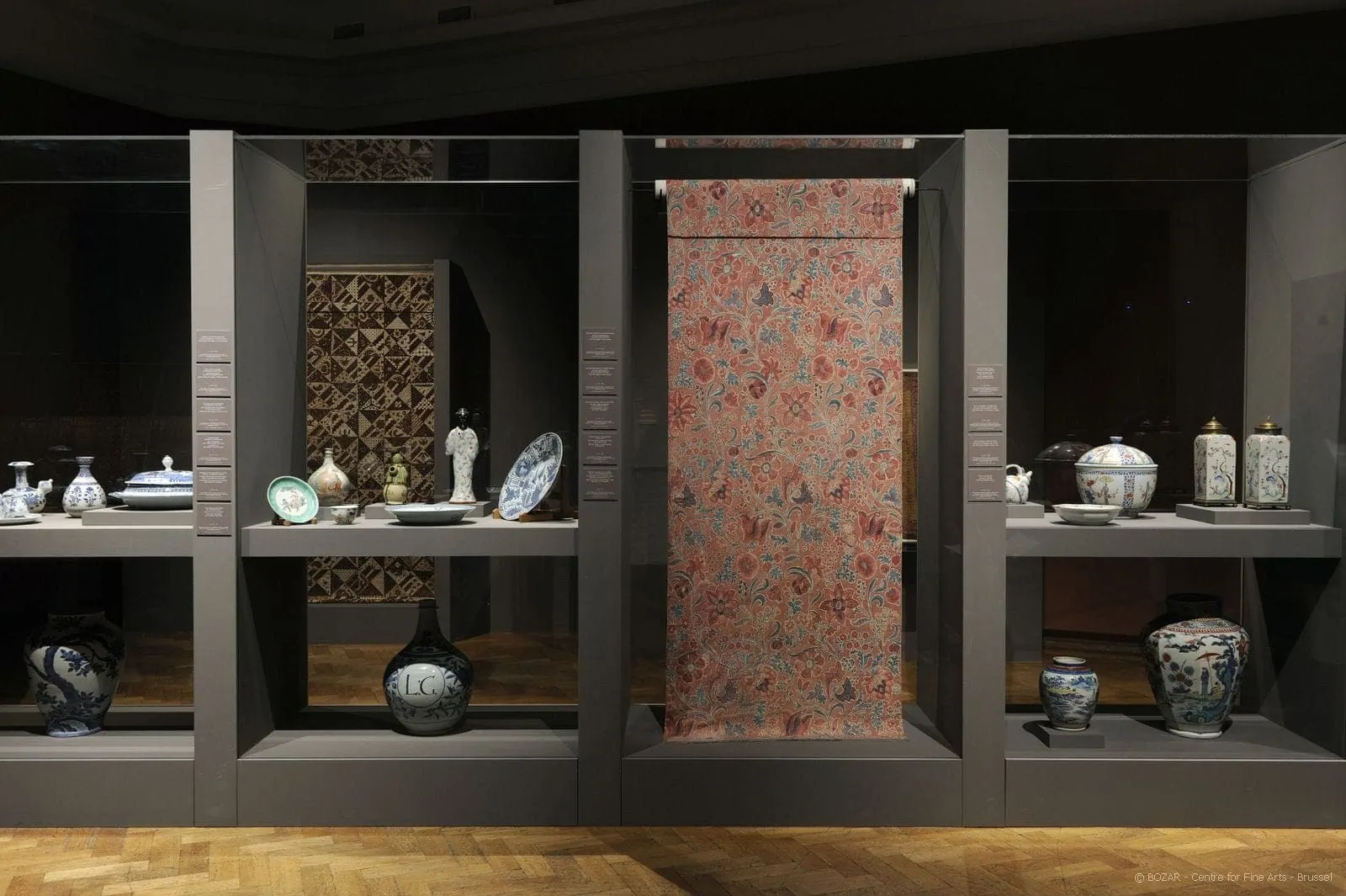 museum display cases specialists