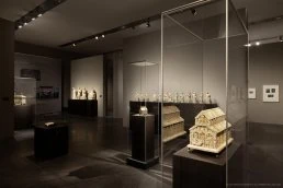 state of the art museum display cases